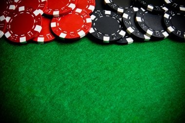 Live Sic Bo Dadu table with dealer and dice shaker